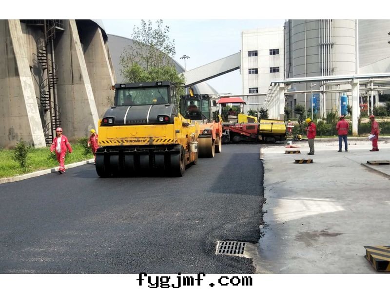 河(hé)南(nán)华能(néng)洛陽電(diàn)廠(chǎng)廠(chǎng)內(nèi)道(dào)路(lù)施工